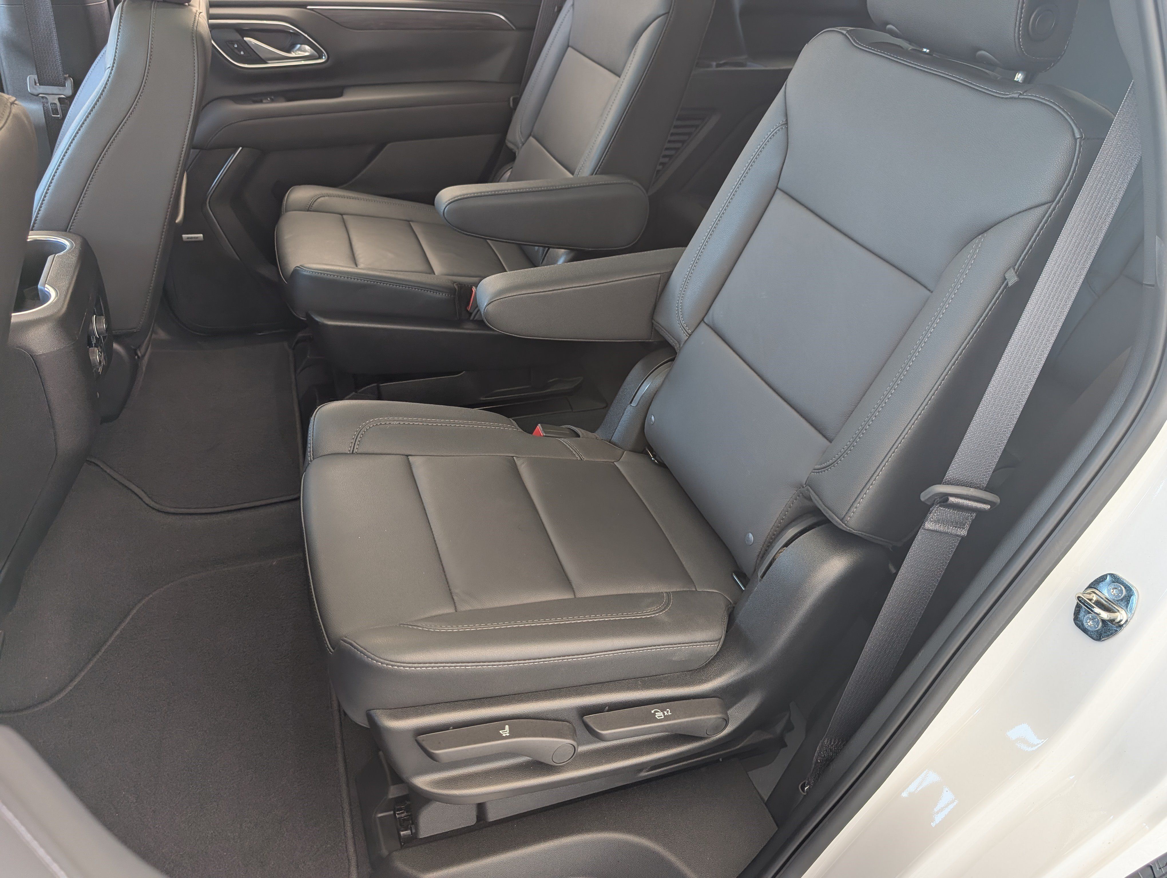 Used 2024 Chevrolet Tahoe Z71 w/ Z71 Off-Road Package AWD/4WD image 18
