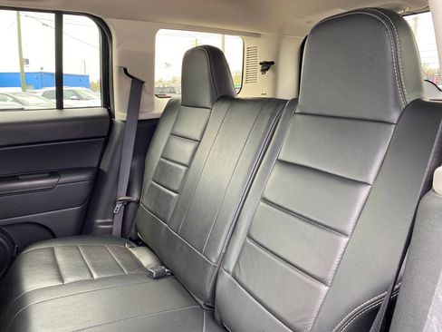 Used 2017 Jeep Patriot 4WD image 16