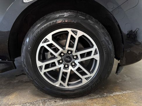 Used 2025 Ford Expedition Active image 33