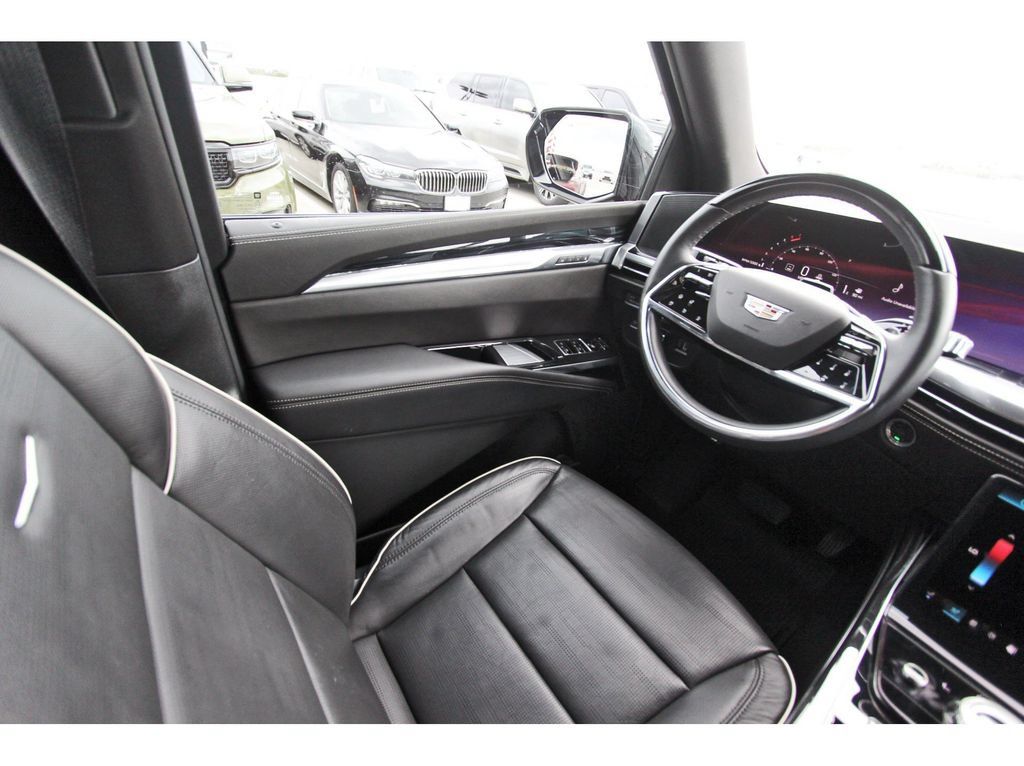 Used 2025 Cadillac Escalade Sport w/ LPO, Floor Liner Package RWD image 8