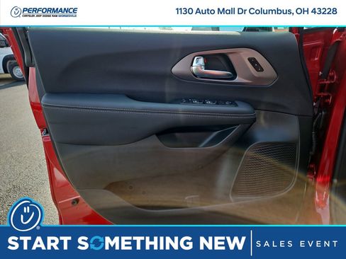 New 2026 Chrysler Pacifica Select image 20