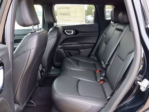 New 2026 Jeep Compass Latitude AWD/4WD image 26