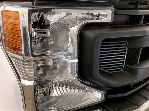 Used 2021 Ford F250 XL w/ Power Equipment Group image 27