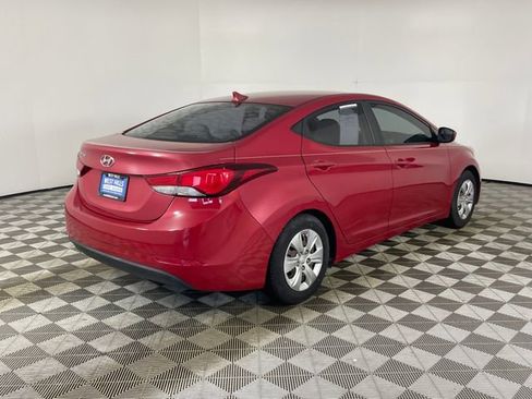 Used 2016 Hyundai Elantra SE image 22