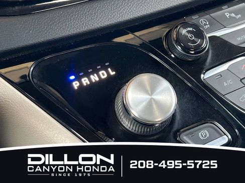 Used 2022 Chrysler Pacifica Touring-L FWD image 25