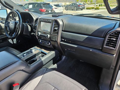 Used 2020 Ford Expedition Limited w/ Equipment Group 302A AWD/4WD image 32