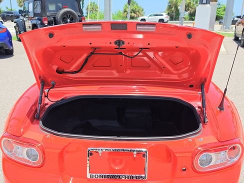 Used 2015 MAZDA MX-5 Miata Sport RWD image 7