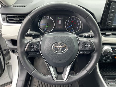 Used 2021 Toyota RAV4 XLE Premium image 21
