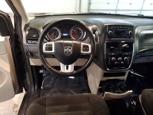 Used 2017 Dodge Grand Caravan SE w/ Power Window Group FWD image 14