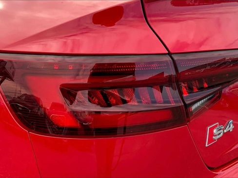 Used 2018 Audi S4 Premium Plus w/ Navigation Package image 27