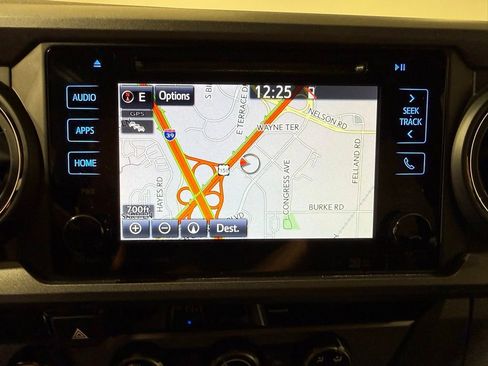 Used 2017 Toyota Tacoma TRD Sport w/ Tow Package (A/T) AWD/4WD image 25