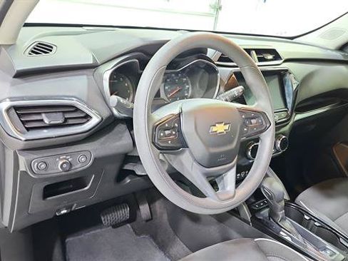 Used 2023 Chevrolet TrailBlazer LT w/ Convenience Package FWD image 18