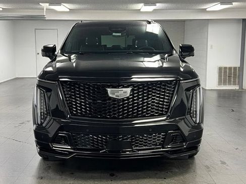 New 2026 Cadillac Escalade V w/ LPO, ONYX Package AWD/4WD image 8