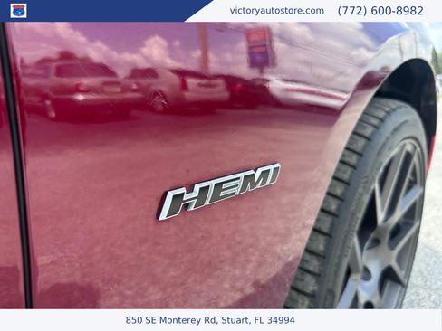 Used 2018 Dodge Charger R/T w/ Navigation & Travel Group image 14