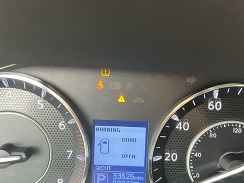 Used 2020 Nissan Armada Platinum w/ Captain's Chairs Package image 25