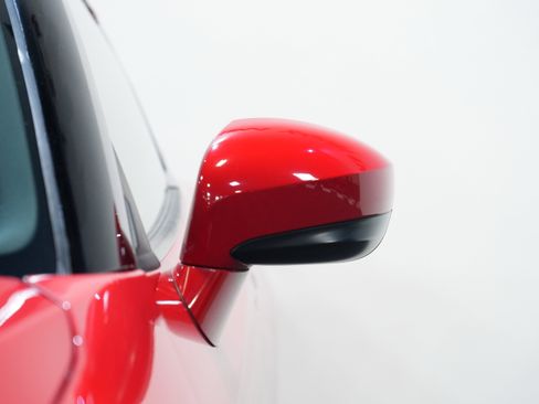 Used 2013 Nissan GT-R Premium image 11