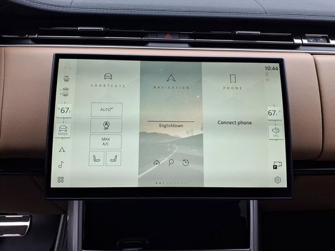 Certified 2024 Land Rover Range Rover SE image 12