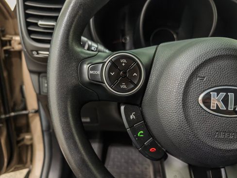 Used 2014 Kia Soul FWD image 23