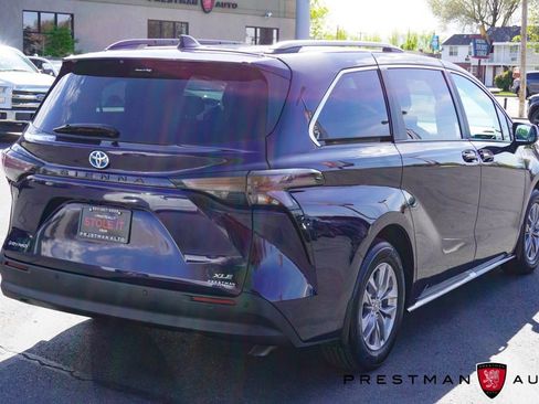 Used 2025 Toyota Sienna XLE w/ XLE Plus Package image 21