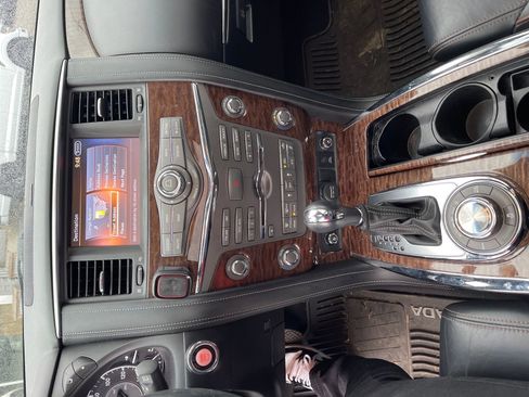 Used 2017 Nissan Armada Platinum image 8