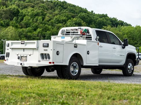 New 2026 Chevrolet Silverado 3500 LT w/ Convenience Package AWD/4WD image 9