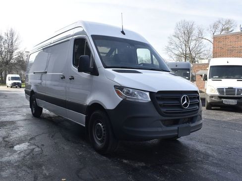 Used 2024 Mercedes-Benz Sprinter 2500 image 7