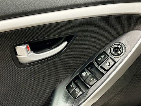 Used 2016 Hyundai Elantra GT image 15