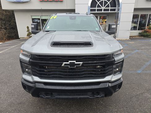 Used 2024 Chevrolet Silverado 3500 W/T image 9