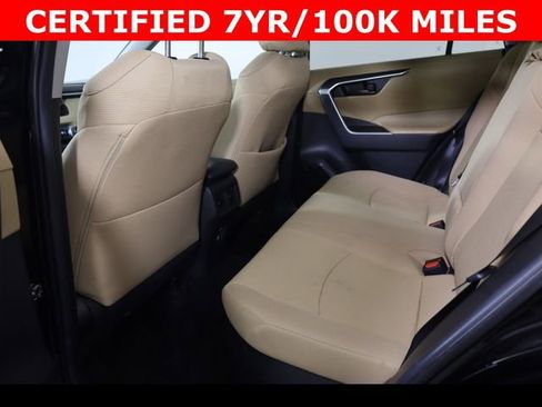 Used 2021 Toyota RAV4 LE image 18