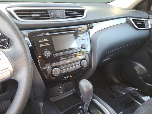 Used 2015 Nissan Rogue SV AWD/4WD image 23