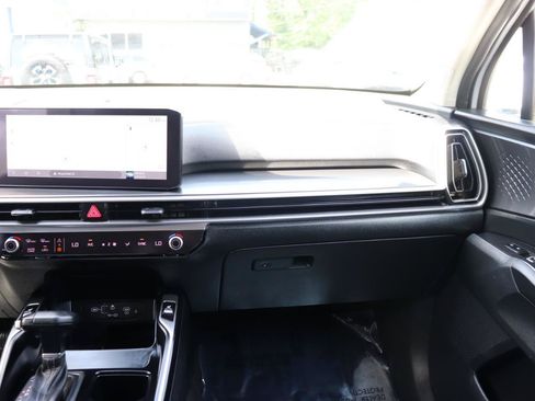 Used 2024 Kia Sorento S FWD image 20