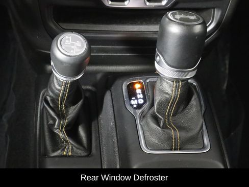 Used 2021 Jeep Wrangler Unlimited Sahara image 13