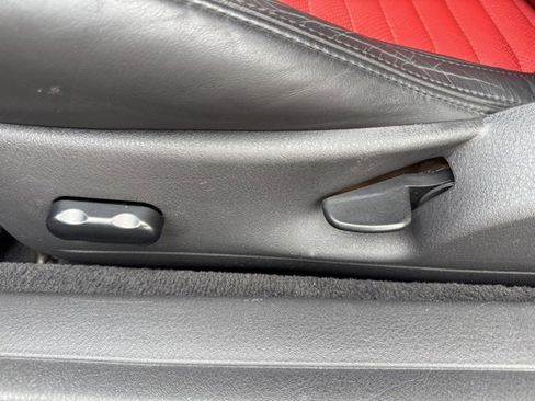 Used 2002 Ford Thunderbird Base image 18