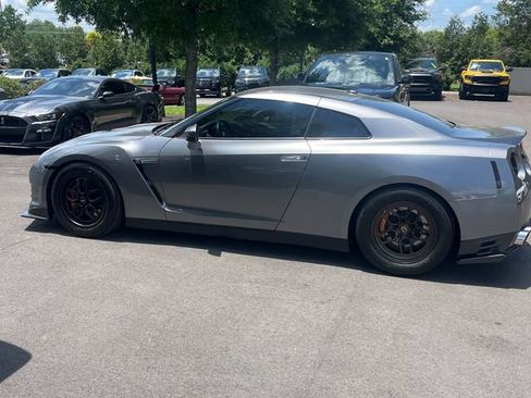 Used 2012 Nissan GT-R Premium AWD/4WD image 4