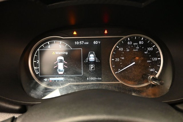 Used 2024 Nissan Versa SR FWD image 13