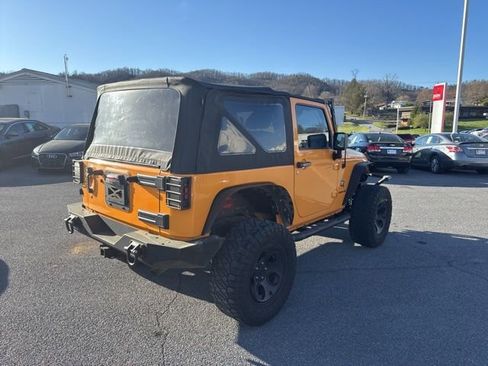 Used 2012 Jeep Wrangler Rubicon w/ Dual Top Group AWD/4WD image 8