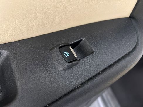 Used 2024 Ford Edge SEL image 16