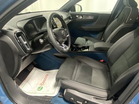 Used 2023 Volvo C40 P8 Recharge Ultimate image 9