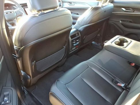 New 2025 Jeep Grand Cherokee Limited image 34