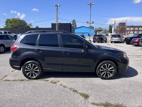 Used 2017 Subaru Forester 2.0XT Premium AWD/4WD image 2