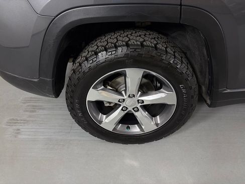 Used 2022 Jeep Grand Cherokee Limited RWD image 11