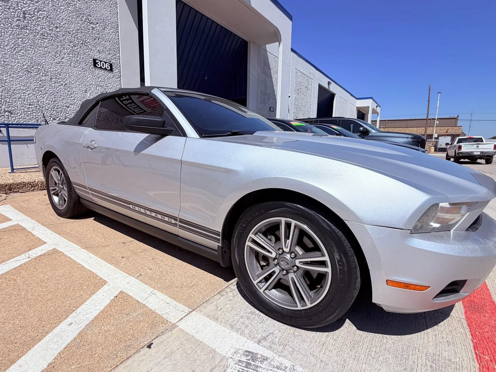 Used 2012 Ford Mustang Premium w/ Security Pkg RWD image 5