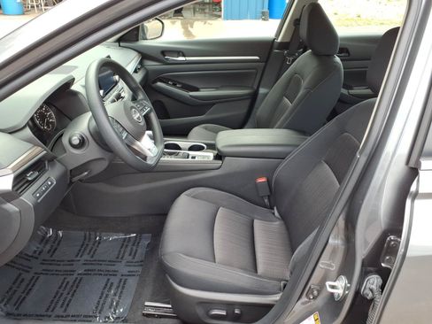 Used 2023 Nissan Altima 2.5 SV AWD/4WD image 4