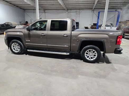 Used 2015 GMC Sierra 1500 SLE w/ All-Terrain Package image 7