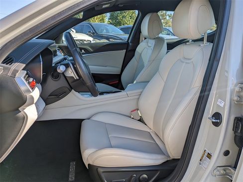 Used 2025 Genesis G70 2.5T image 18