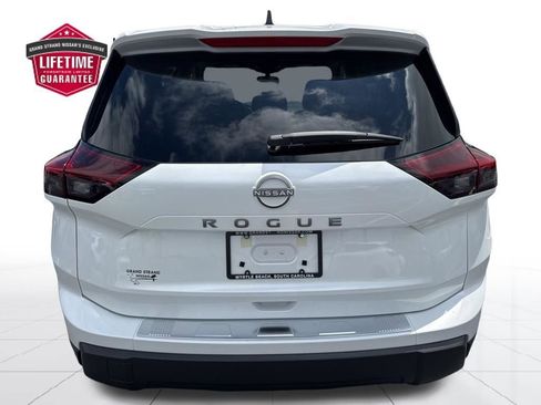 New 2026 Nissan Rogue SV FWD image 6