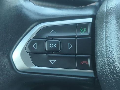 Used 2022 Jeep Compass Limited image 15