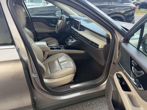Used 2020 Lincoln Corsair FWD w/ Premium Package image 13