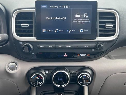 Used 2026 Hyundai Venue SEL FWD image 8