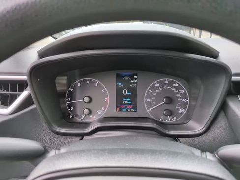 Used 2024 Toyota Corolla LE FWD image 21